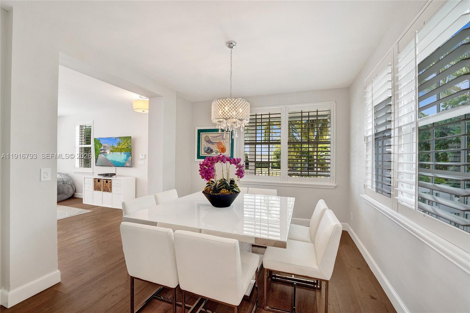 HOLLYWOOD LAKES SECTION - Residential