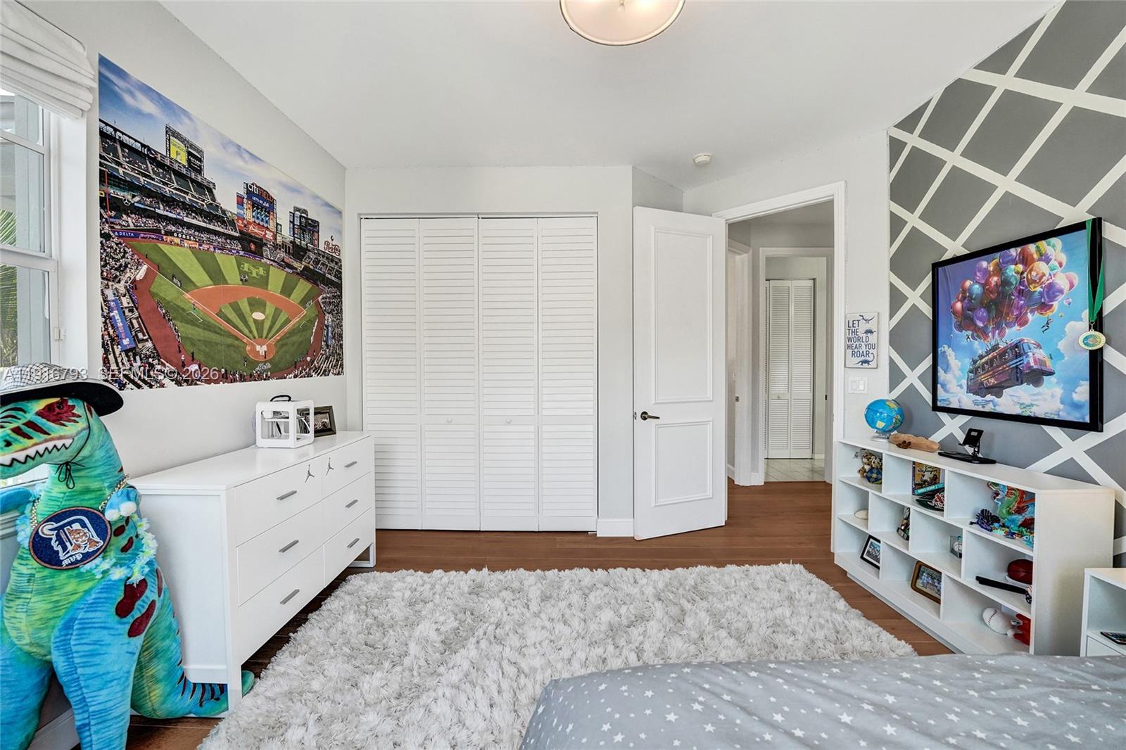 HOLLYWOOD LAKES SECTION - Residential