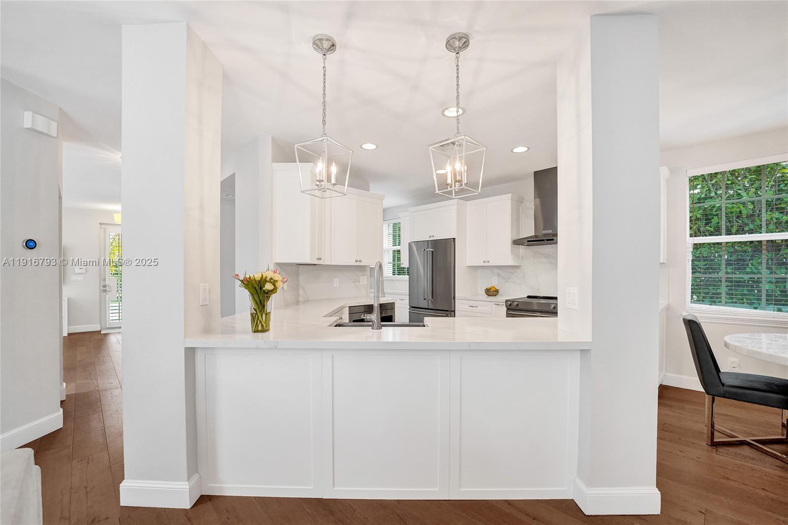 HOLLYWOOD LAKES SECTION - Residential