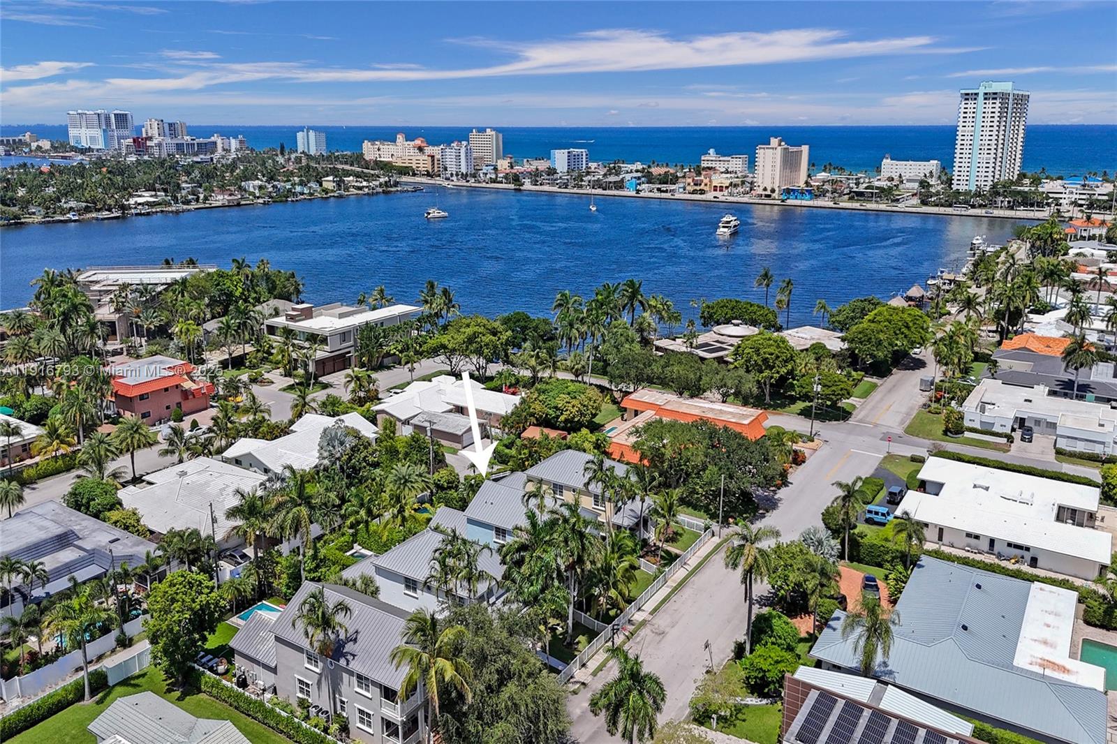 HOLLYWOOD LAKES SECTION - Residential