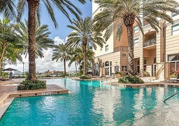 PORTO BELLAGIO CONDO - Residential