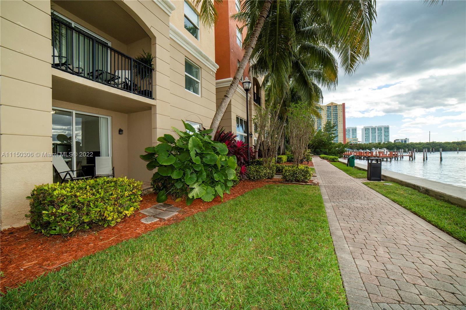 PORTO BELLAGIO CONDO - Residential