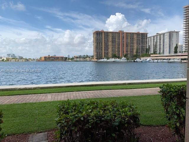 PORTO BELLAGIO CONDO - Residential