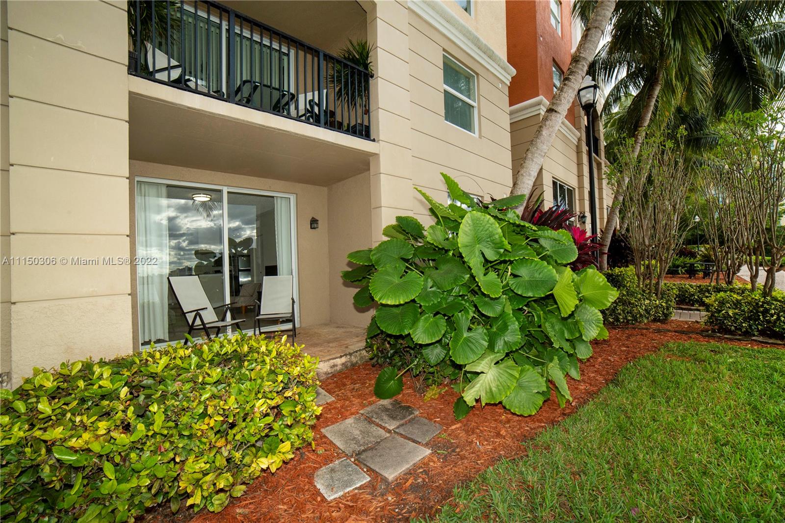 PORTO BELLAGIO CONDO - Residential