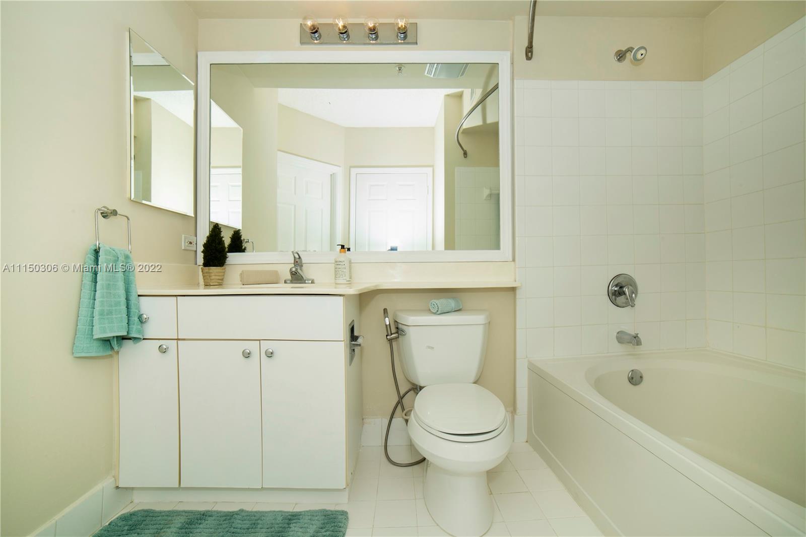 PORTO BELLAGIO CONDO - Residential