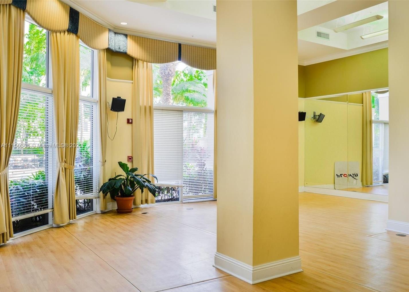 PORTO BELLAGIO CONDO - Residential