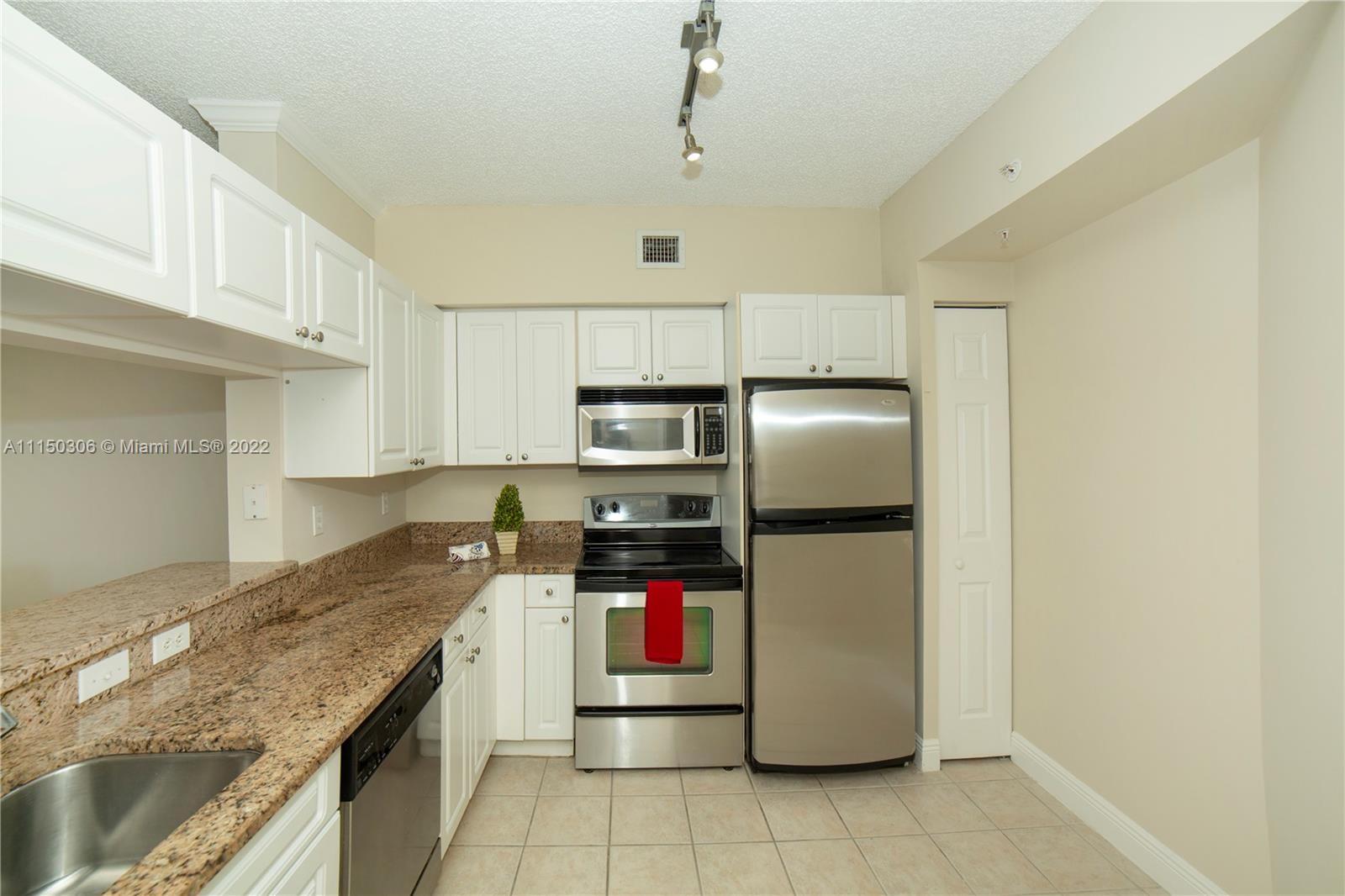 PORTO BELLAGIO CONDO - Residential