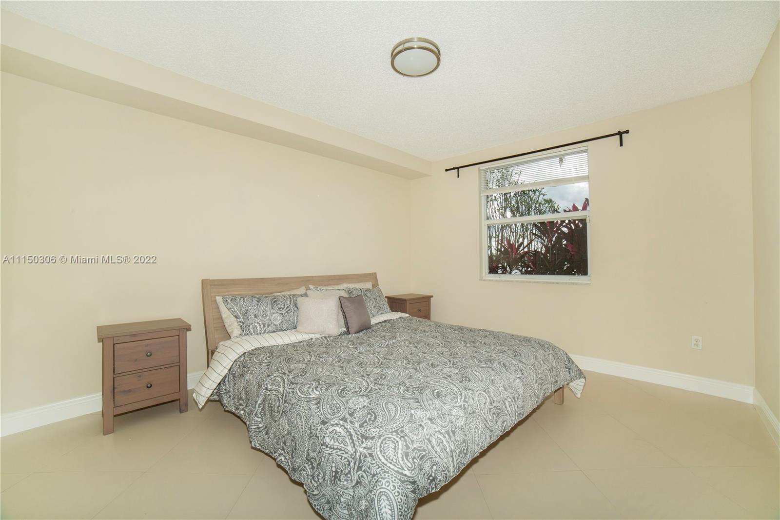 PORTO BELLAGIO CONDO - Residential