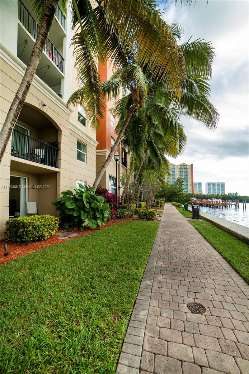 PORTO BELLAGIO CONDO - Residential