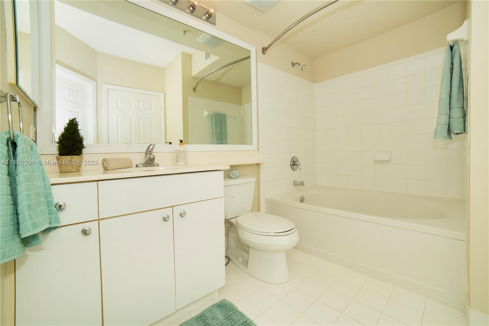 PORTO BELLAGIO CONDO - Residential