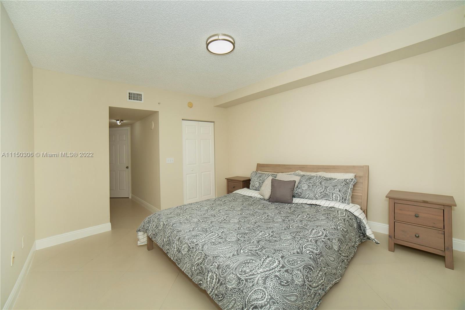 PORTO BELLAGIO CONDO - Residential