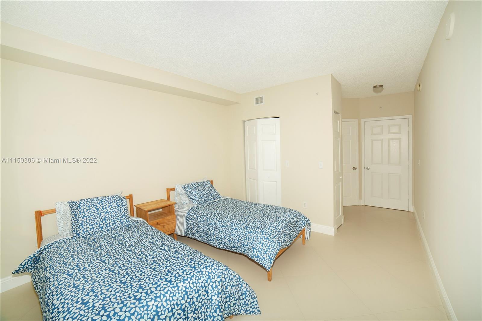 PORTO BELLAGIO CONDO - Residential