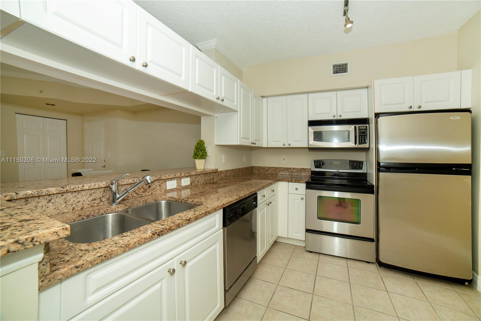 PORTO BELLAGIO CONDO - Residential