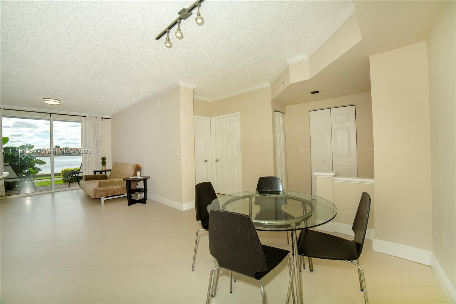 PORTO BELLAGIO CONDO - Residential