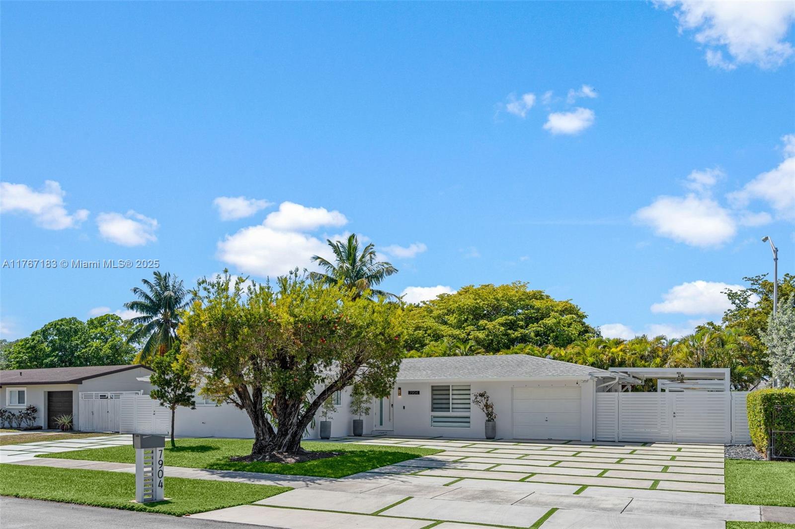 7904 Sw 146th Ct, Miami, Broward County, Florida - 3 Bedrooms  
3 Bathrooms - 