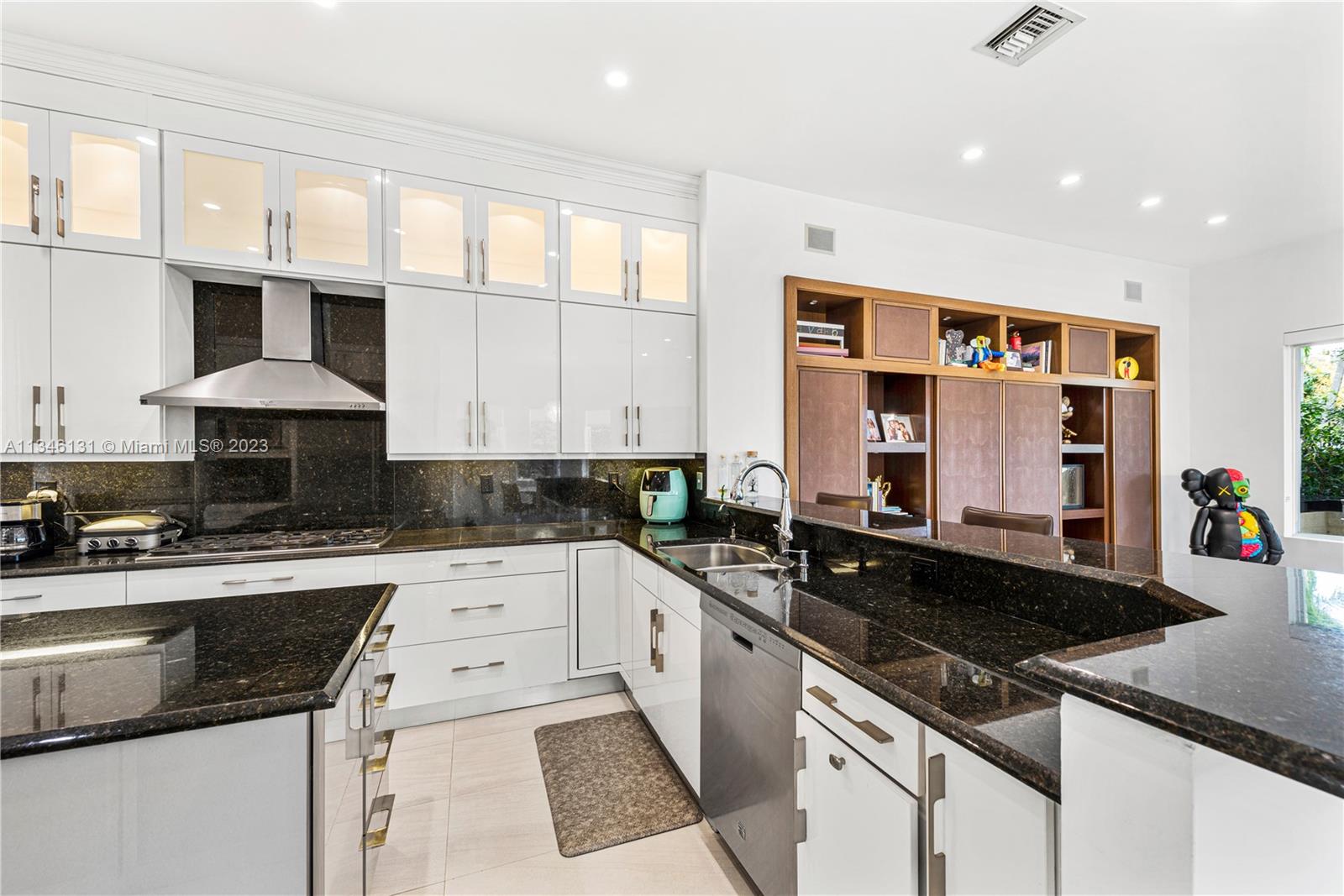 PRESIDENTIAL ESTATES SUB - Residential