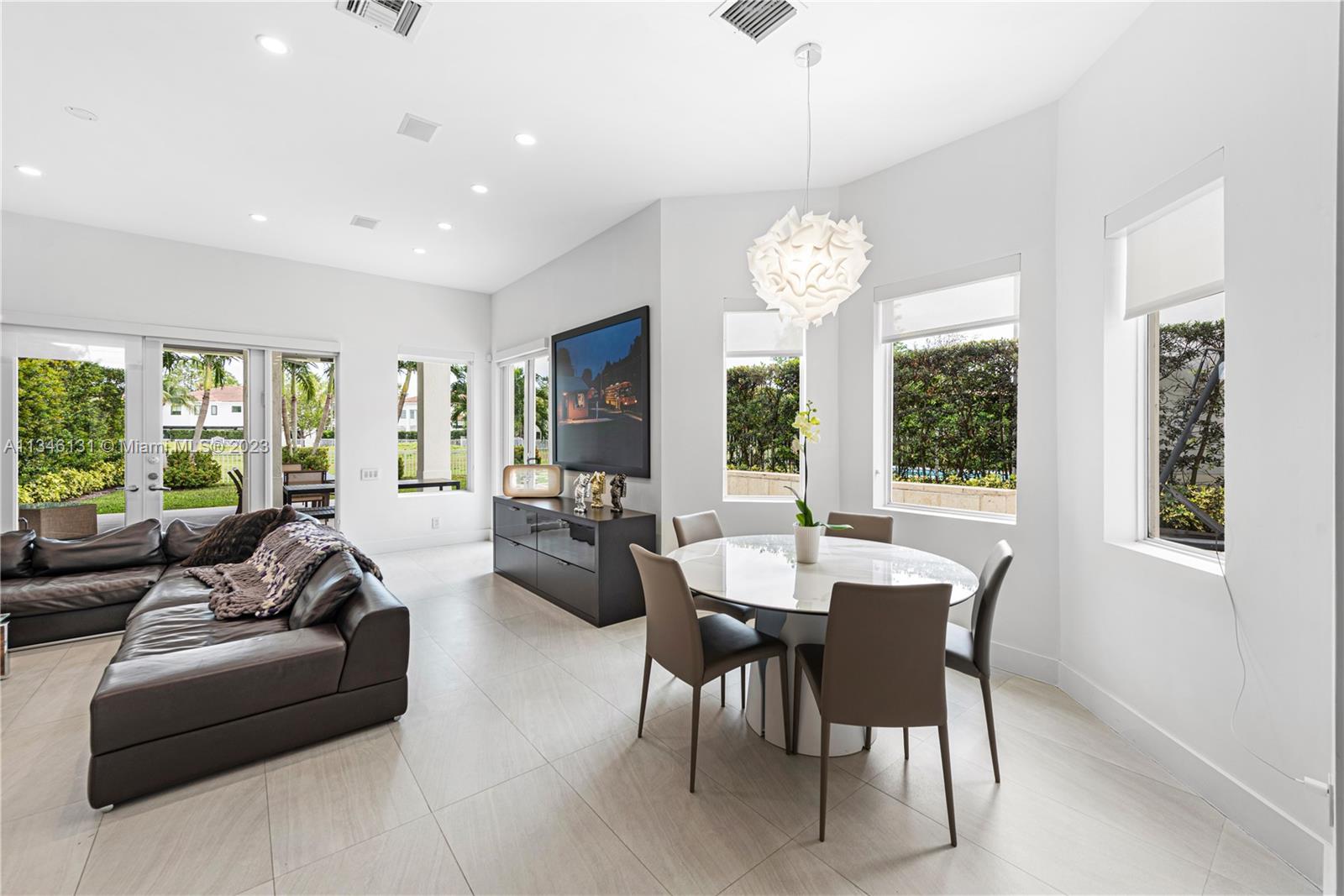 PRESIDENTIAL ESTATES SUB - Residential