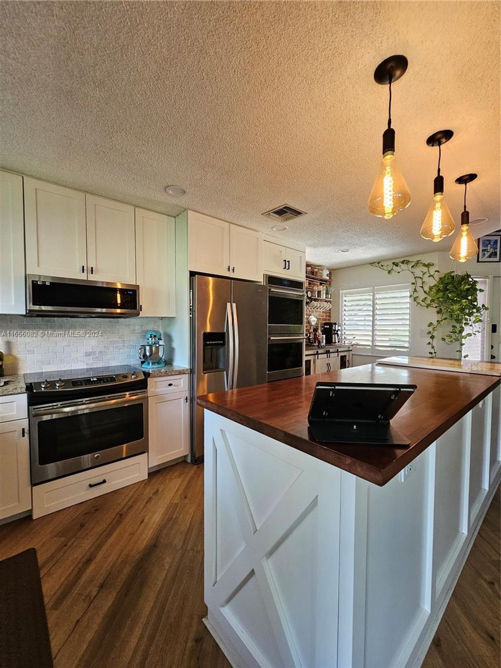 Photo of 9423 N Chelsea Dr N, Plantation, FL 33324 (MLS # A11656082)