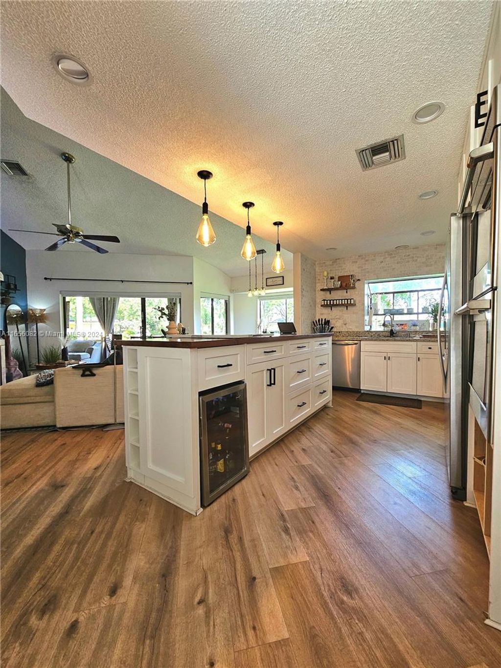 Photo of 9423 N Chelsea Dr N, Plantation, FL 33324 (MLS # A11656082)