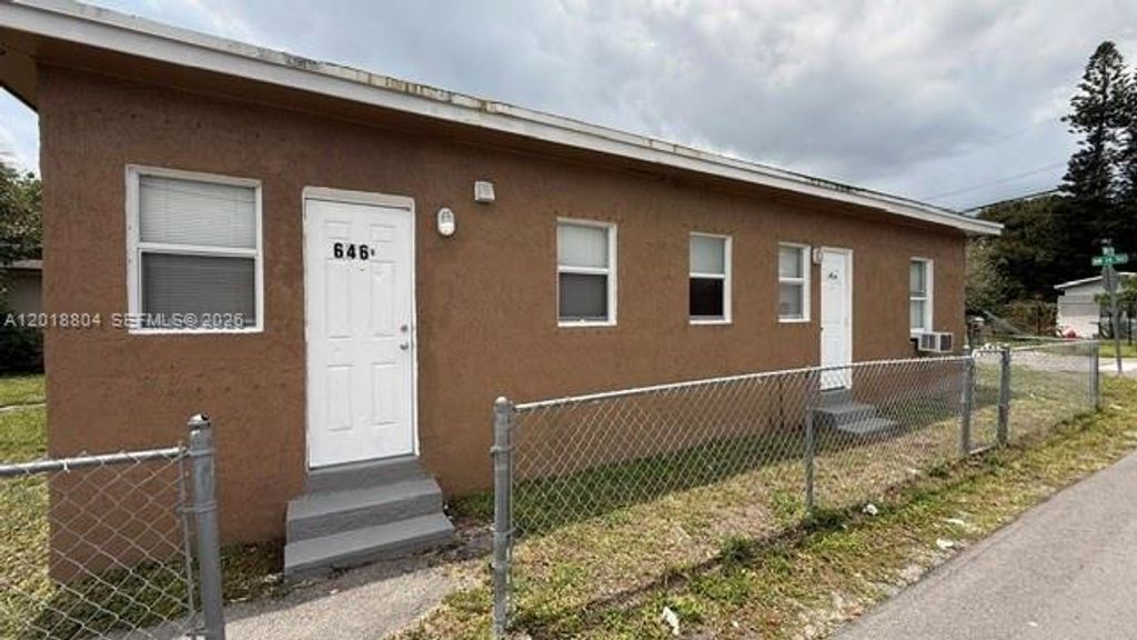 Photo of 646 NW 14th Ter #APT WEST, Fort Lauderdale, FL 33311 (MLS # A12018804)