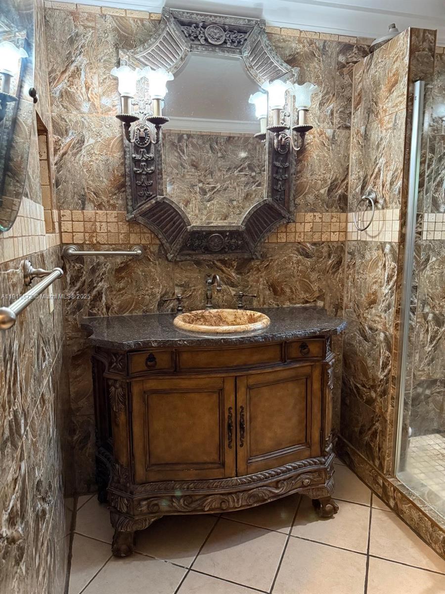 BONITA SPRINGS - Residential