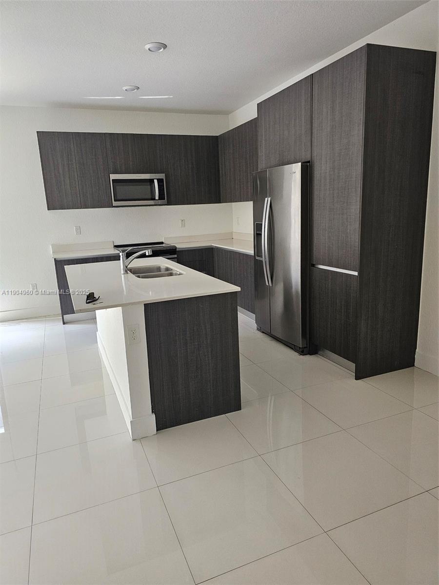 CENTURY PARK PLACE - Residential Lease