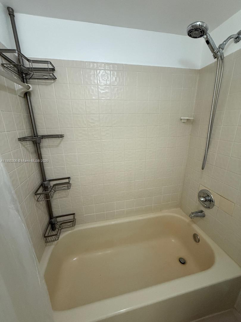 LAKEWOOD VILLAGE - Residential