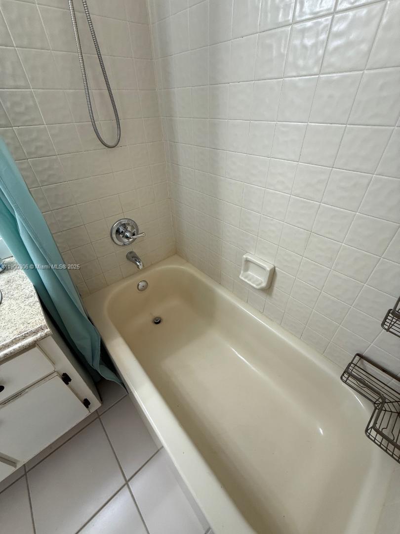 LAKEWOOD VILLAGE - Residential