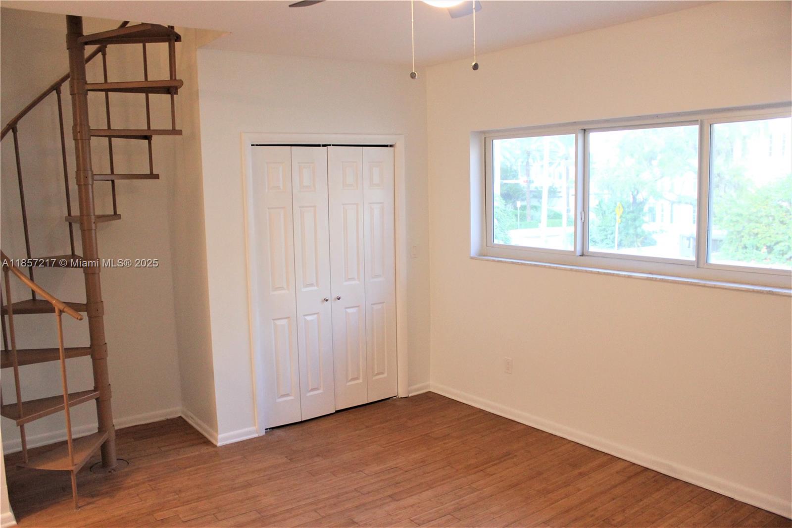 SURFSIDE VILLAS CONDO - Residential Lease