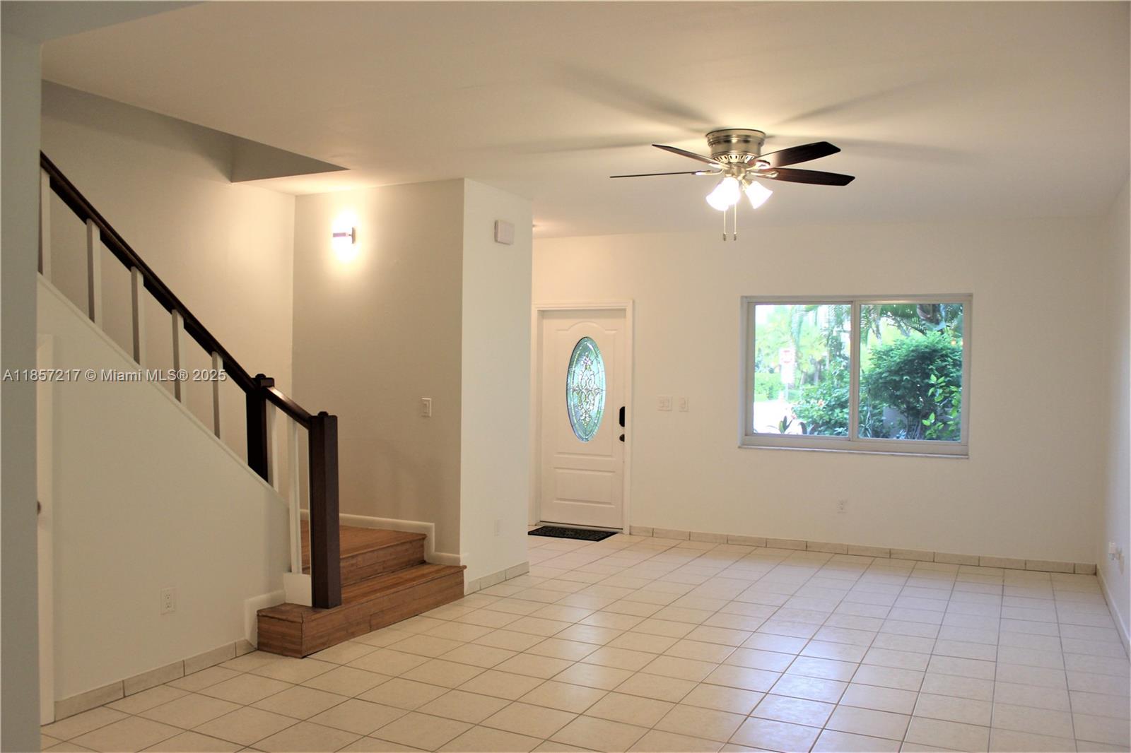 8958 Collins Ave 3
