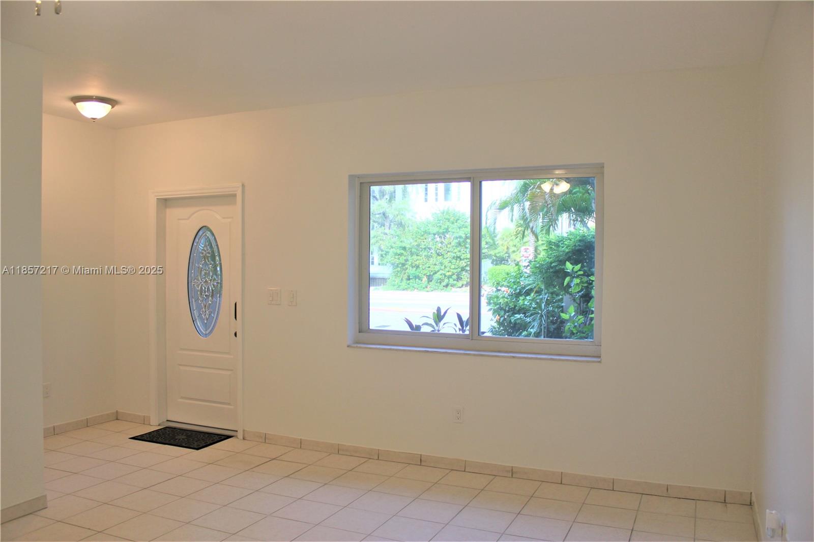 8958 Collins Ave 3
