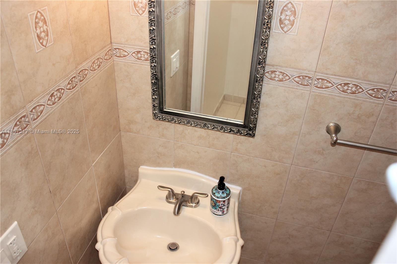SURFSIDE VILLAS CONDO - Residential Lease