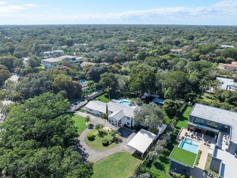 A home in Pinecrest