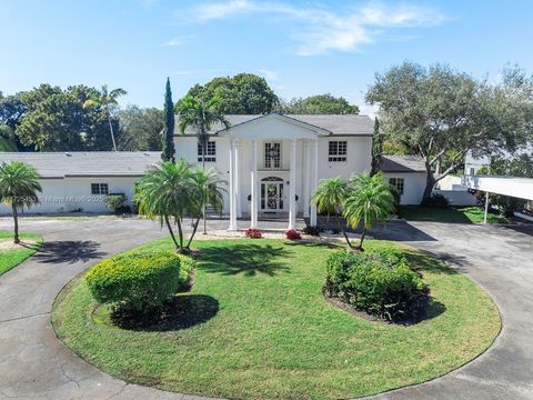 A home in Pinecrest