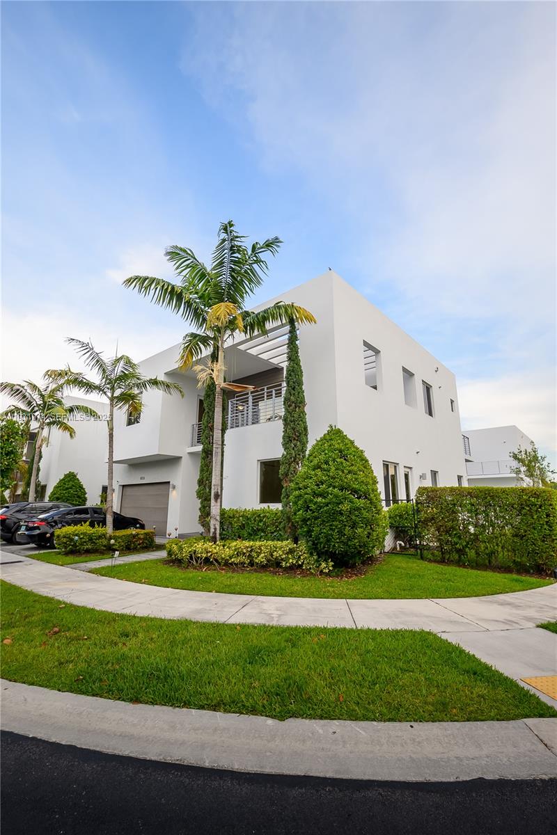 DORAL COMMONS RESIDENTIAL - Residential