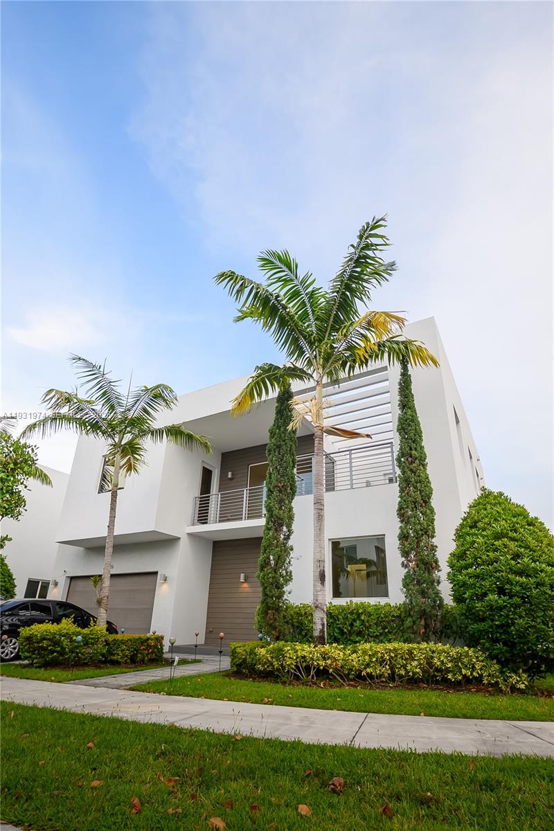 DORAL COMMONS RESIDENTIAL - Residential