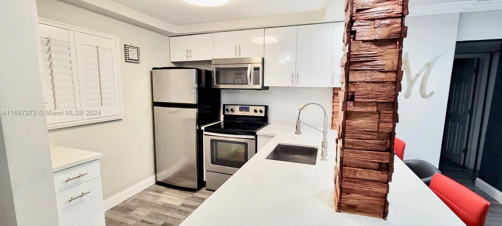 633 NE 2nd Ave 2