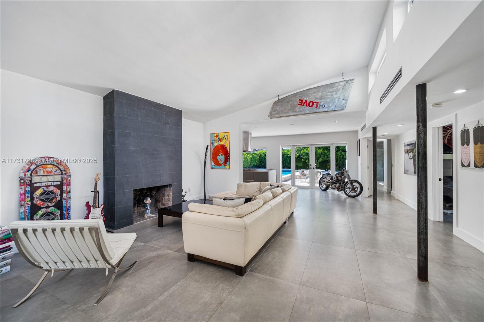 835 Fairway Dr