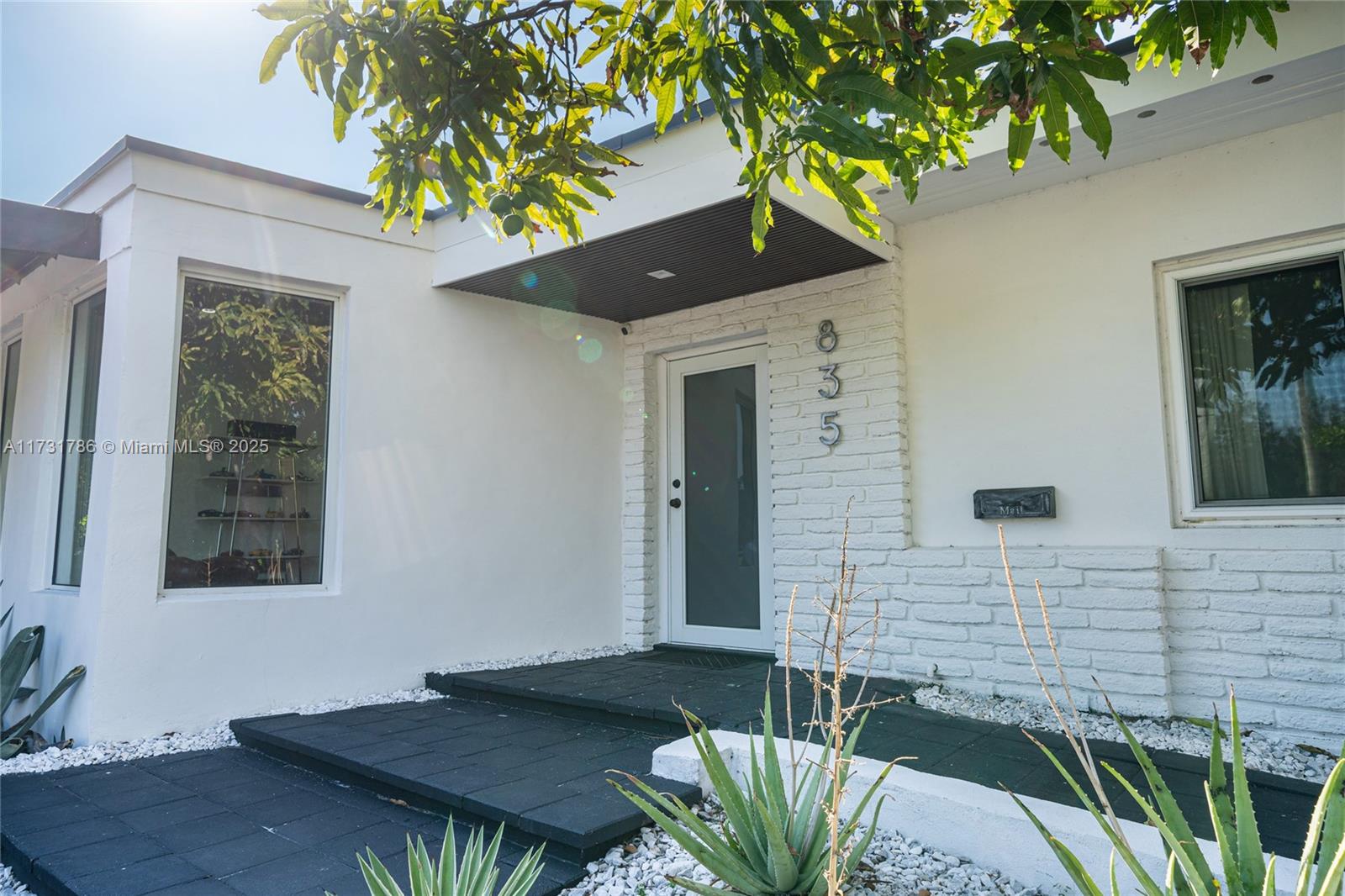835 Fairway Dr