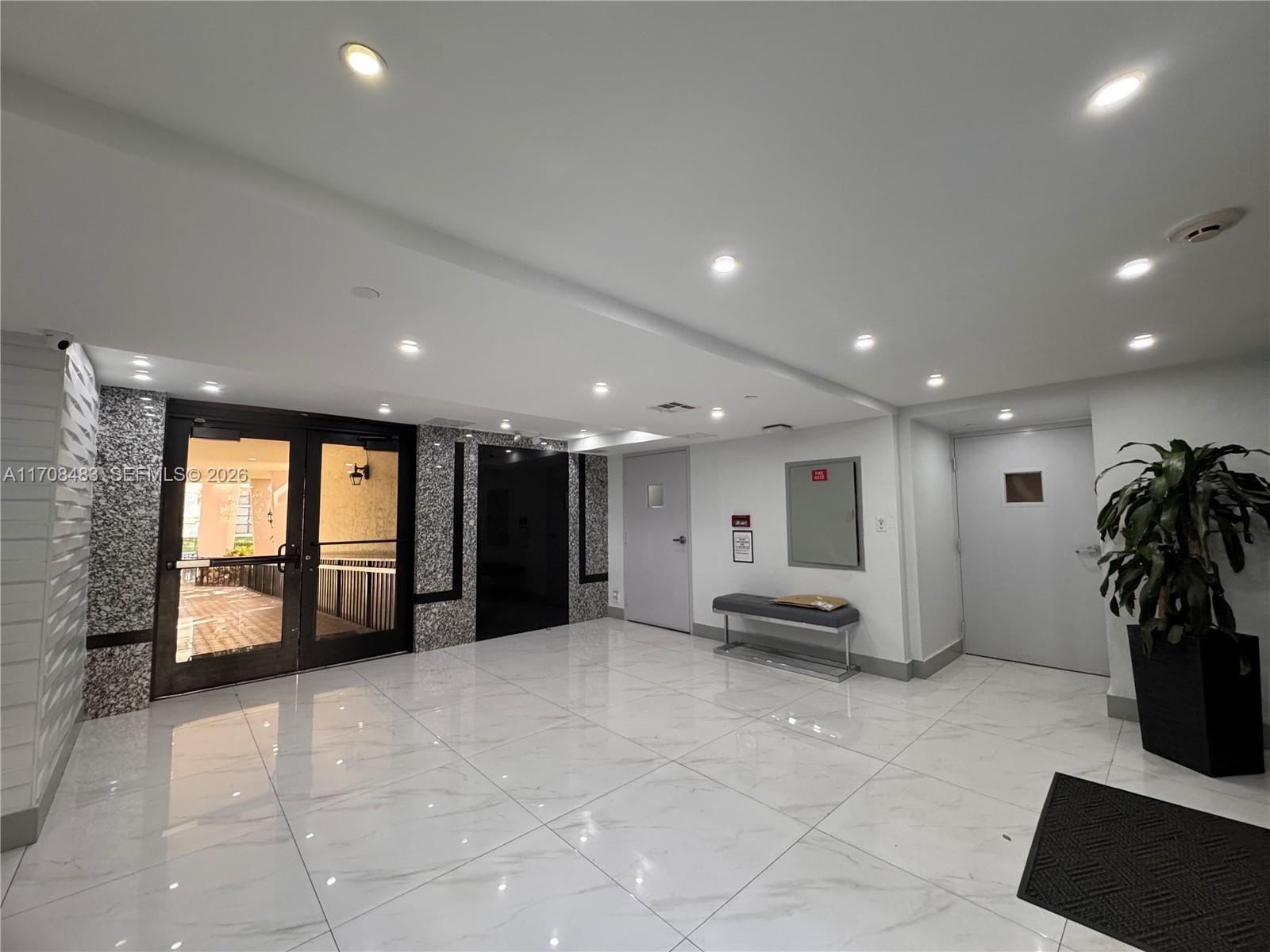 PLAZA OF AMERICAS CONDO P - Residential