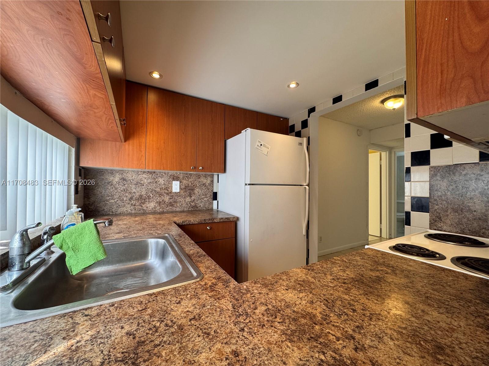 PLAZA OF AMERICAS CONDO P - Residential