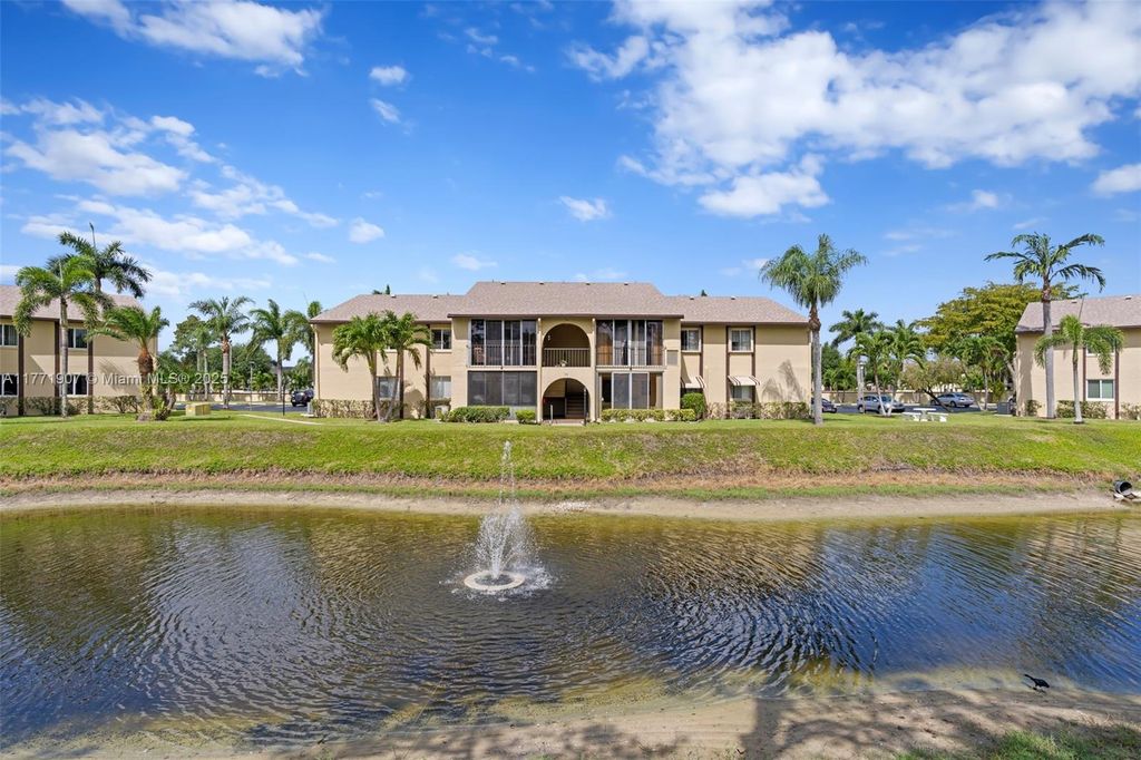 Photo of 336 Pine Ridge Cir #B-1, Green Acres, FL 33463 (MLS # A11771907)