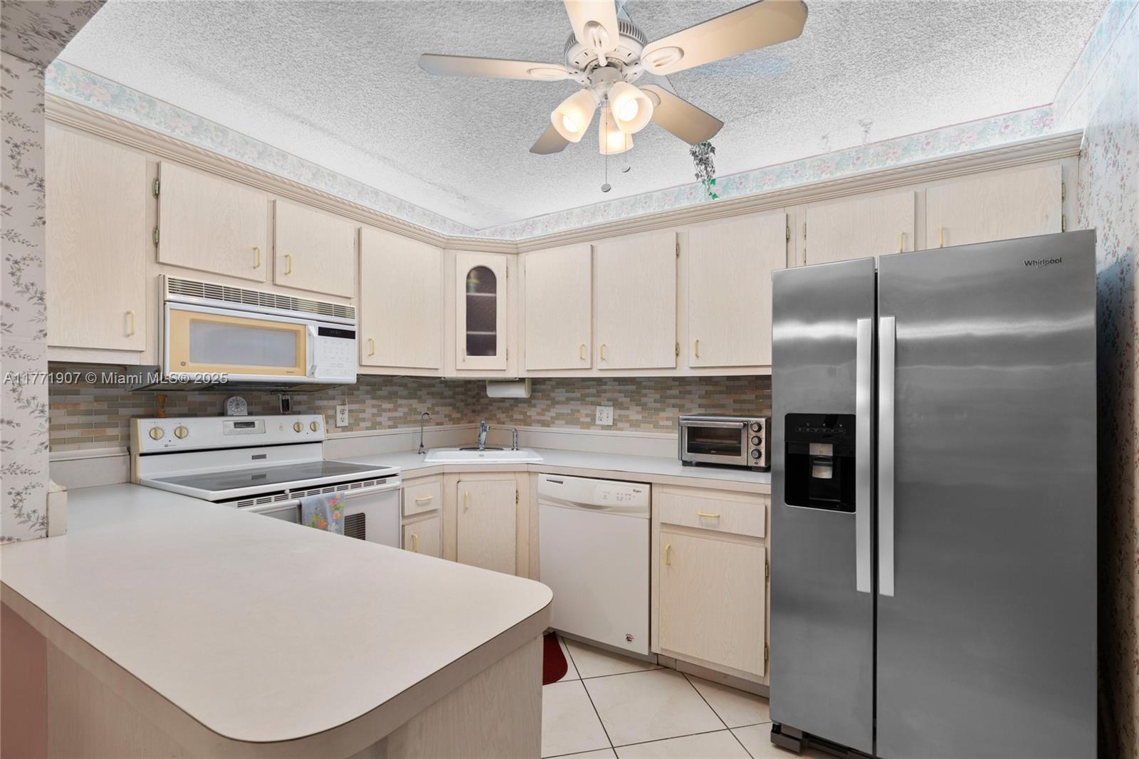 PINE RIDGE III CONDO - Residential