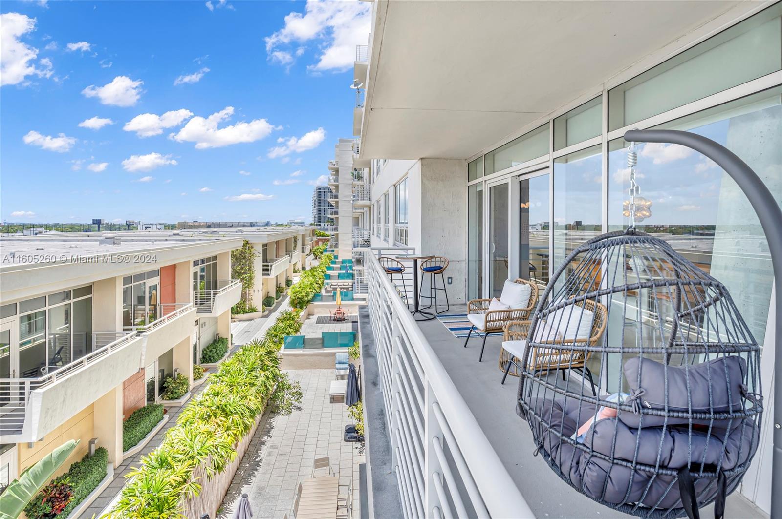 MIDBLOCK MIAMI CONDO - Residential Lease