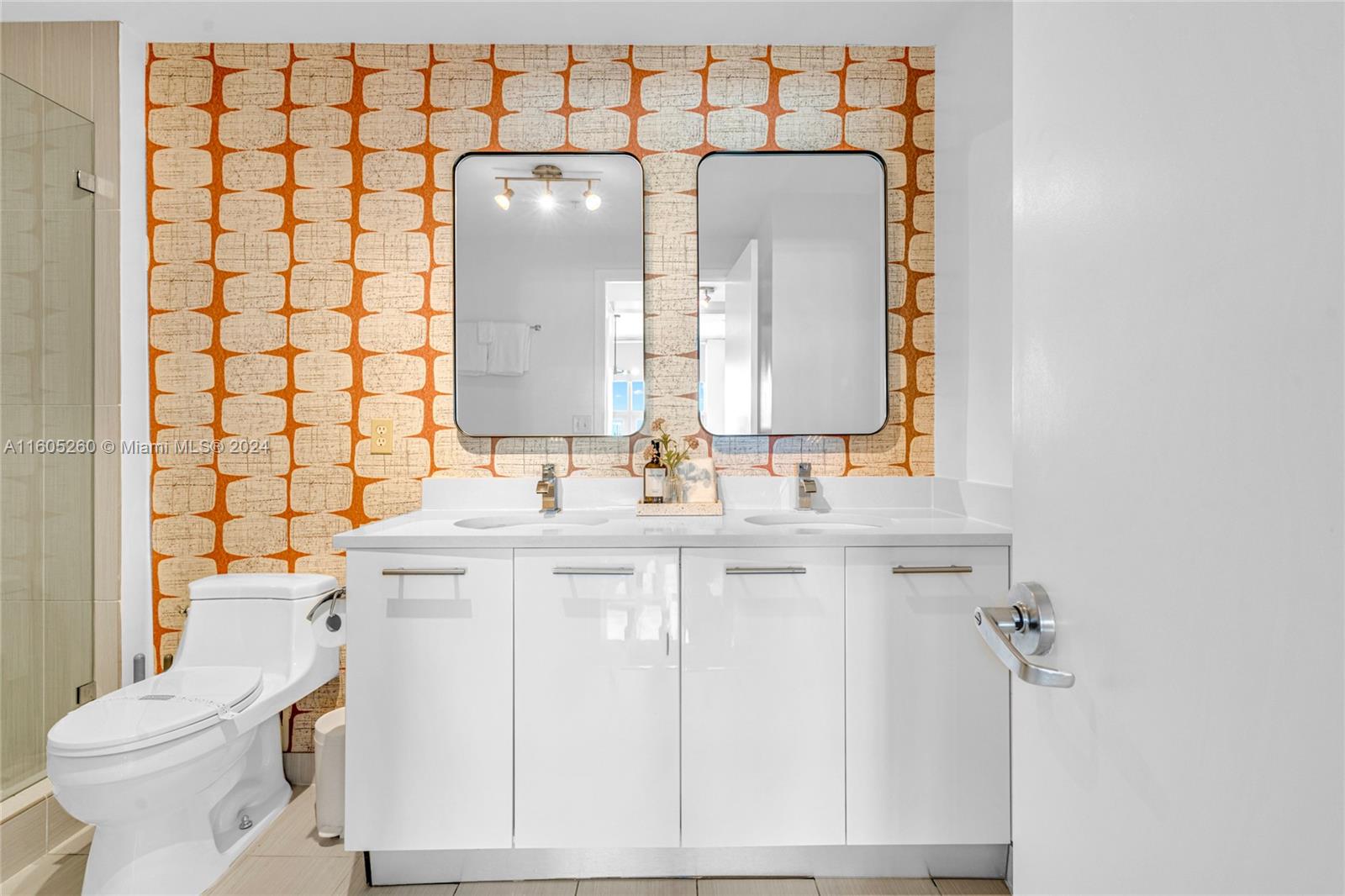 MIDBLOCK MIAMI CONDO - Residential Lease