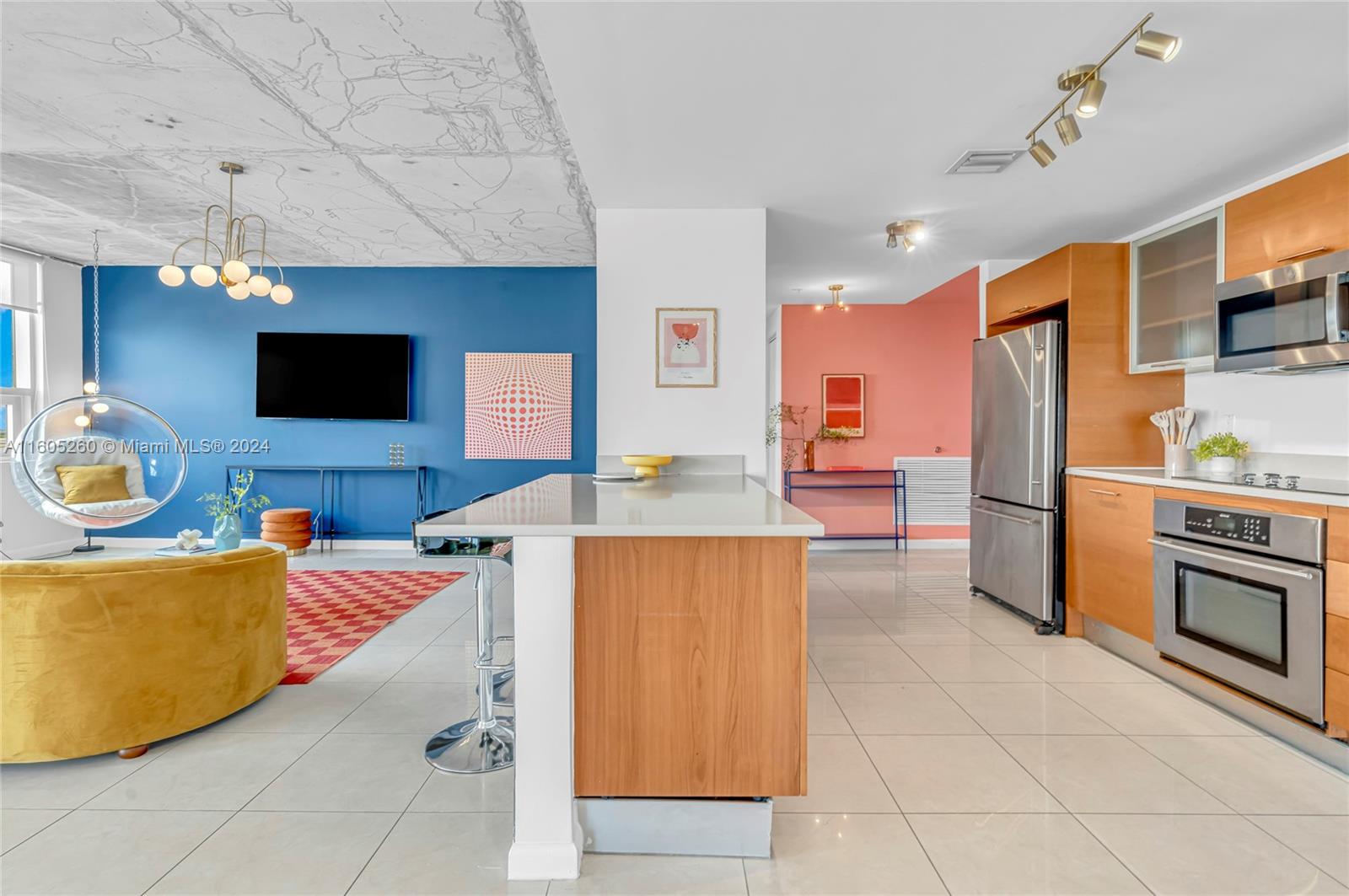 MIDBLOCK MIAMI CONDO - Residential Lease