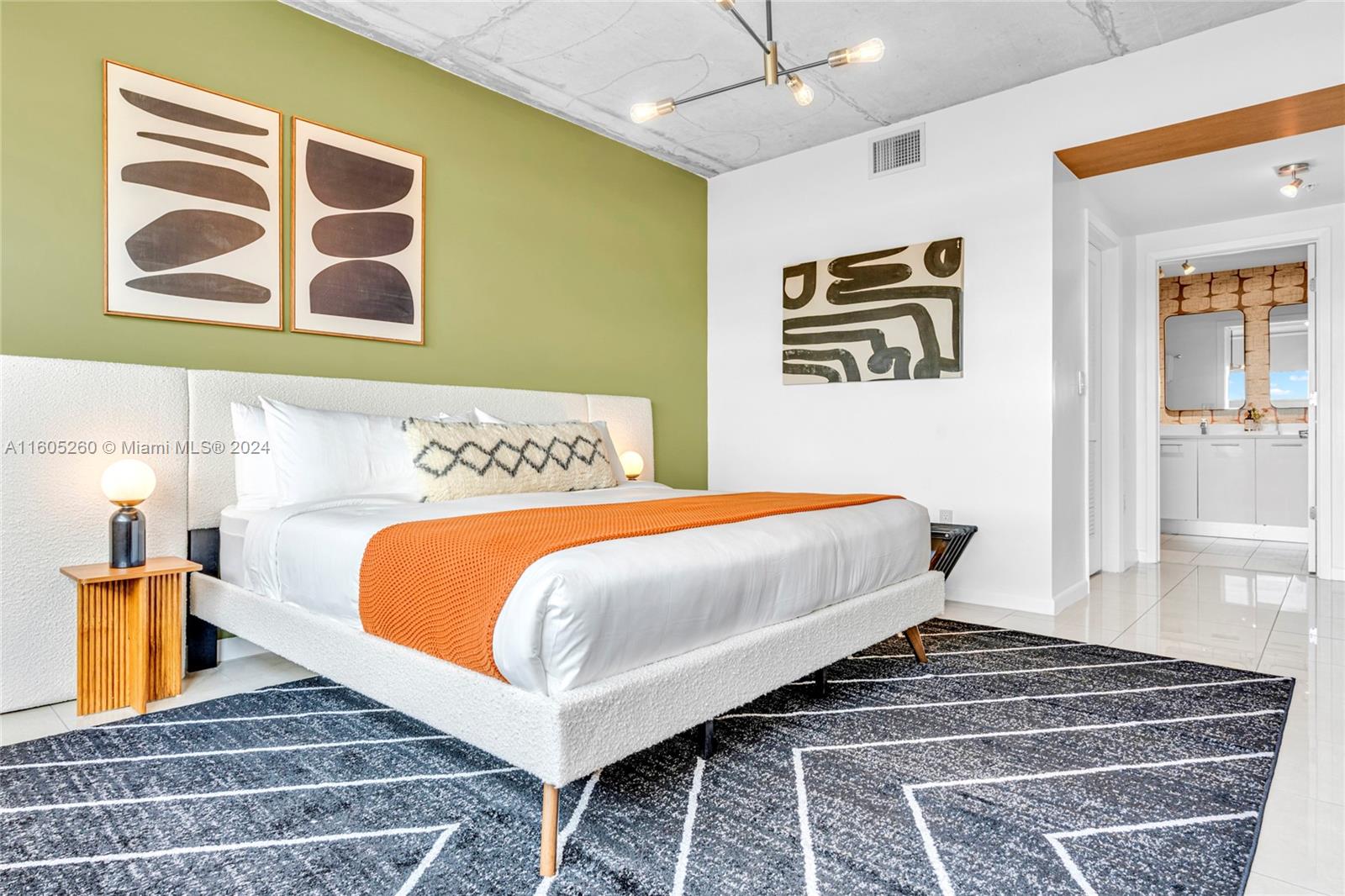 MIDBLOCK MIAMI CONDO - Residential Lease