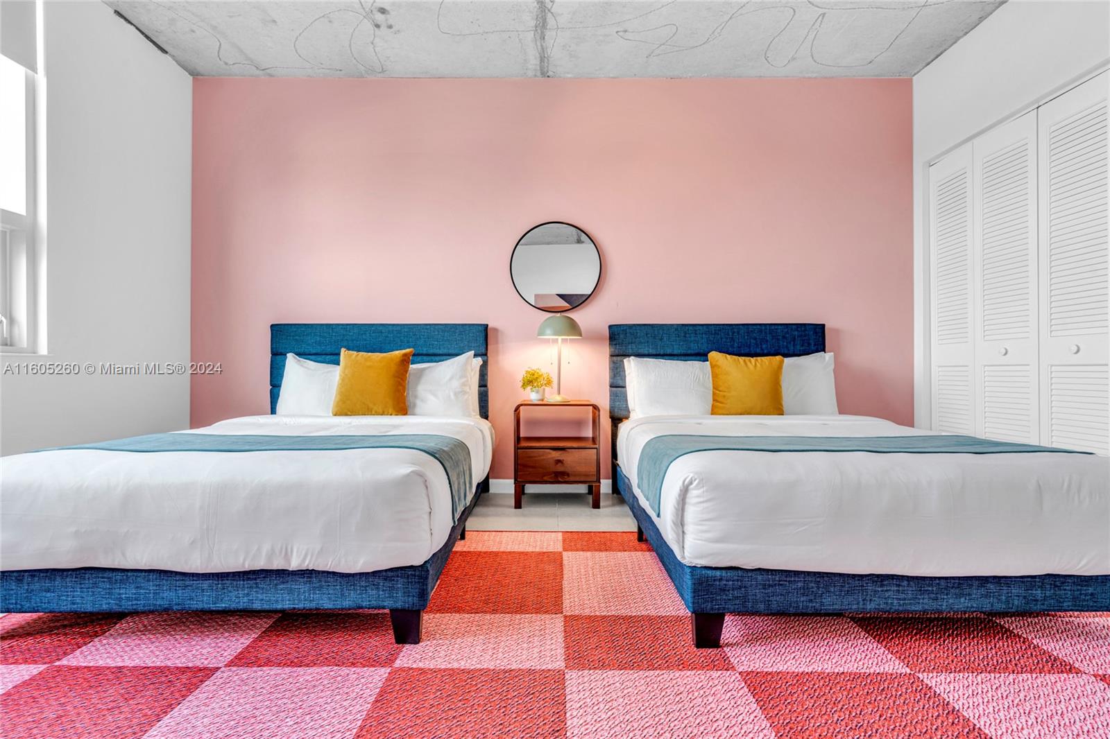 MIDBLOCK MIAMI CONDO - Residential Lease