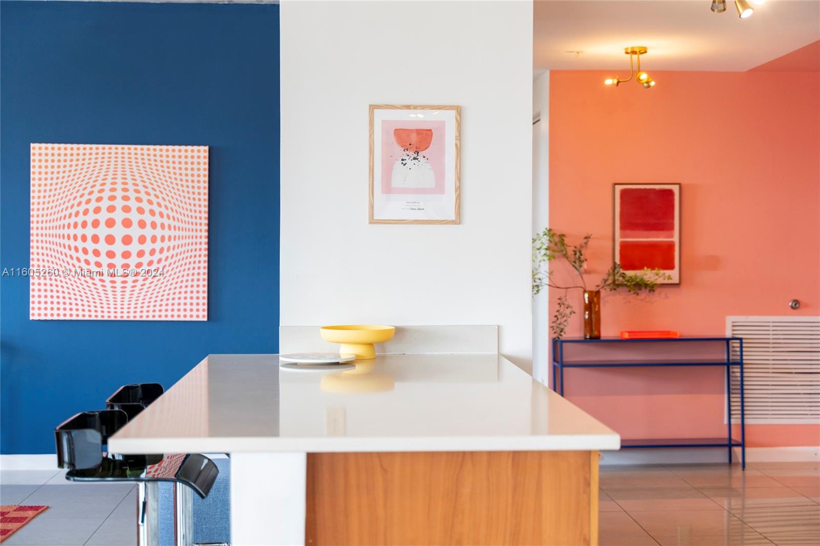 MIDBLOCK MIAMI CONDO - Residential Lease