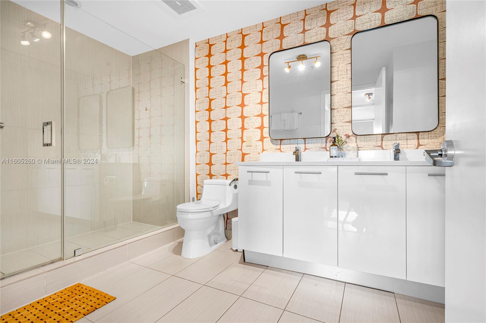 MIDBLOCK MIAMI CONDO - Residential Lease